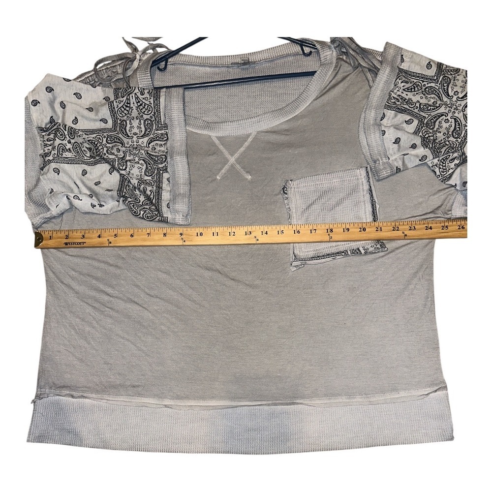 POL Gray Oversized Bandana Print Top, Large - Picture 6 of 8